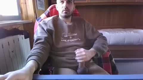 Axel online show from December 31, 2024, 12:15 pm