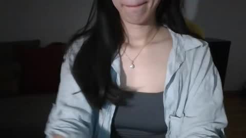 Snapshot of axuepetitt chatting on December 4, 2025, 9:23 pm axue online show from December 4, 2025, 9:23 pm