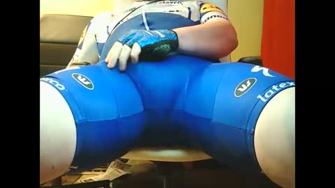 axversahot online show from February 18, 2026, 5:42 pm