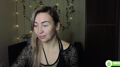 Jully online show from December 21, 2025, 6:26 pm