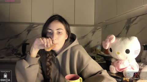 Ayesha online show from February 3, 2026, 9:09 pm