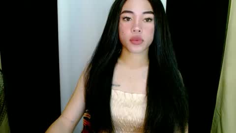 ayesha_x online show from October 9, 2025, 5:44 pm