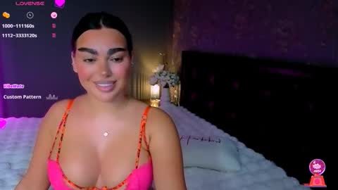  Ayla Demir  online show from November 15, 2025, 10:59 pm