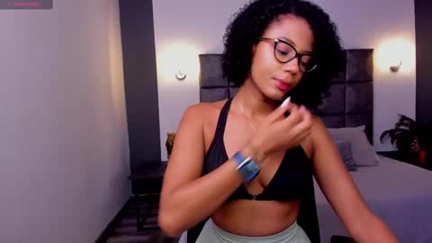 Snapshot of ayleen_dunkann chatting on February 19, 2025, 12:33 pm Ayleen online show from February 19, 2025, 12:33 pm