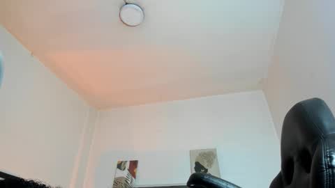 Ayliinn  online show from November 25, 2025, 2:44 am