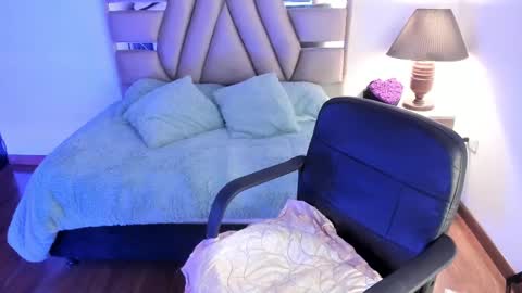 Aylin online show from March 3, 2025, 9:05 pm