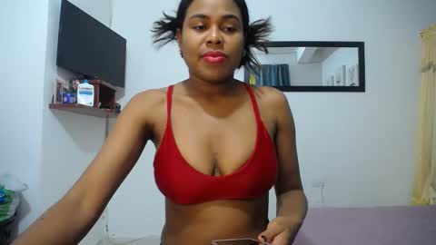 Snapshot of aynaraross1 chatting on February 2, 2025, 4:59 am aynaraross1 online show from February 2, 2025, 4:59 am