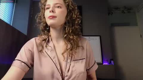 Ayreen Moore online show from February 8, 2026, 2:09 pm