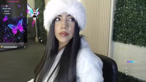 Aysel online show from October 28, 2025, 9:06 pm