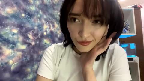 Minro online show from October 28, 2025, 1:36 pm