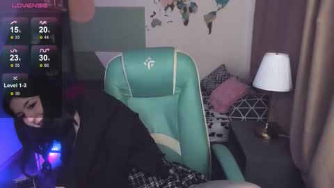 Snapshot of azaliya_haze chatting on March 1, 2026, 5:31 am Azaliya online show from March 1, 2026, 5:31 am