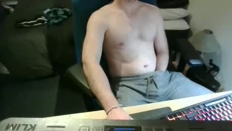 Snapshot of azdert2100 chatting on March 31, 2026, 10:43 pm azdert online show from March 31, 2026, 10:43 pm