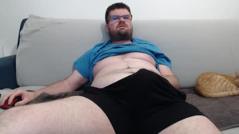 Azer online show from October 28, 2025, 9:50 pm