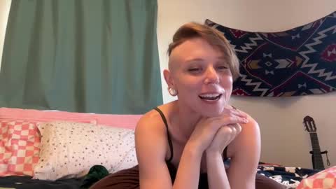 Snapshot of azeraika chatting on November 19, 2025, 6:52 pm Azerai online show from November 19, 2025, 6:52 pm