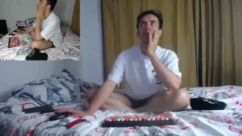 Snapshot of aziel_xxx chatting on February 18, 2025, 1:32 am AZIEL online show from February 18, 2025, 1:32 am