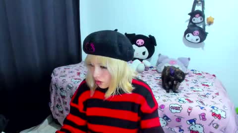 Azu Moure online show from October 25, 2025, 2:52 am