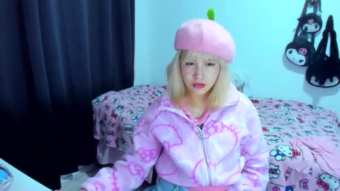 Azu Moure online show from November 27, 2025, 2:46 am