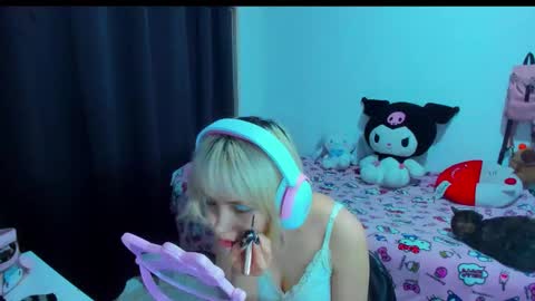 Azu Moure online show from February 14, 2026, 3:47 am