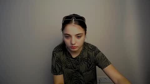 azumi_chan_ online show from September 25, 2025, 7:45 am