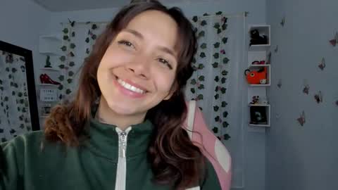 azumi saan online show from November 27, 2025, 3:08 am