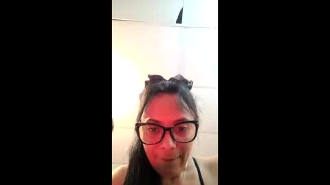 Snapshot of azura_lion chatting on April 16, 2026, 5:41 am azura lion online show from April 16, 2026, 5:41 am