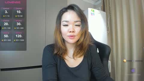 Snapshot of azure_moon chatting on January 7, 2025, 1:17 am azure_moon online show from January 7, 2025, 1:17 am