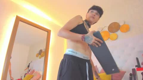 Anny online show from November 13, 2025, 4:22 am