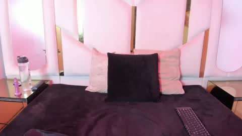 nika strom online show from June 2, 2026, 1:57 pm