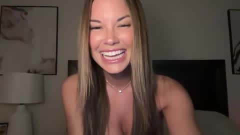 Snapshot of babeb77 chatting on September 12, 2025, 3:17 am B online show from September 12, 2025, 3:17 am