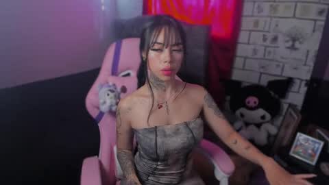 Snapshot of babee_04 chatting on October 7, 2025, 8:50 pm babee online show from October 7, 2025, 8:50 pm