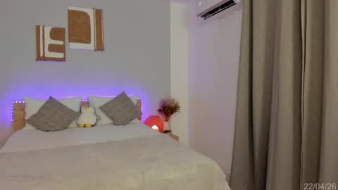 Snapshot of babesexy19_ chatting on April 23, 2026, 2:57 am itzell online show from April 23, 2026, 2:57 am