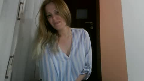 Snapshot of baby_blondee chatting on February 15, 2026, 7:43 pm Baby Blonde online show from February 15, 2026, 7:43 pm