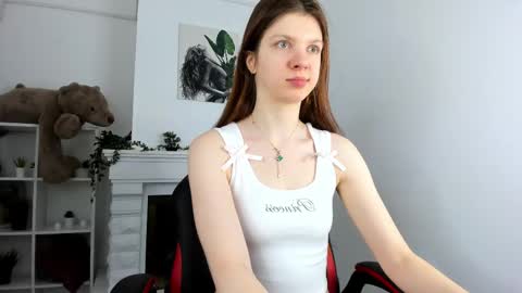 Evalena maybe just Eva online show from March 11, 2025, 9:02 am