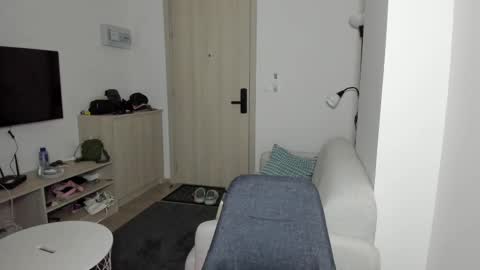 Call me baby  real name Eva   online show from February 9, 2025, 12:19 pm