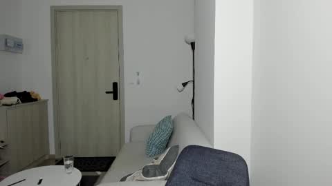 Call me baby  real name Eva   online show from March 5, 2025, 12:27 am