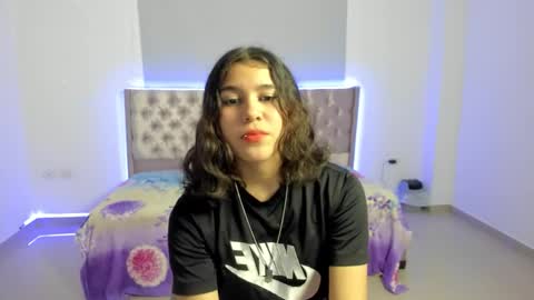 baby_glow01 online show from October 9, 2025, 2:04 pm