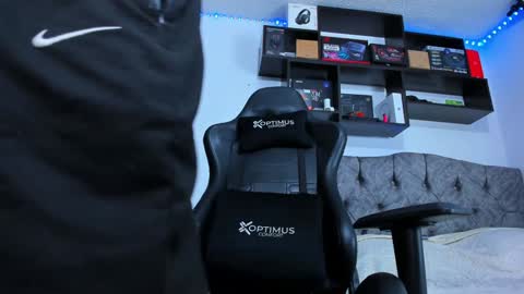 Junior       Independent Model online show from December 16, 2024, 10:34 pm