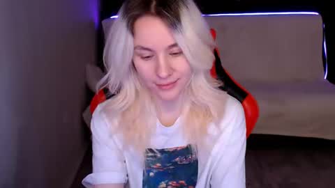 baby_kitte online show from December 11, 2024, 3:35 am