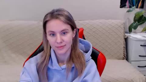 baby_kitte online show from January 29, 2025, 5:40 am