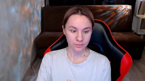 baby_kitte online show from November 26, 2025, 3:07 am