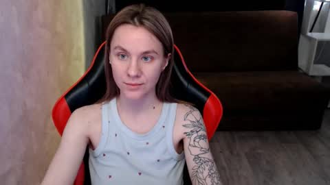 baby_kitte online show from November 27, 2025, 5:15 pm