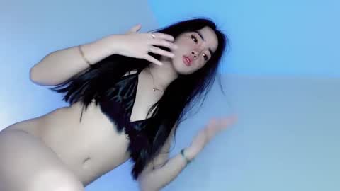 baby_sabrina19 online show from January 17, 2025, 3:43 pm