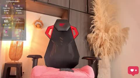 FOLLOW ME  online show from November 23, 2025, 4:34 am