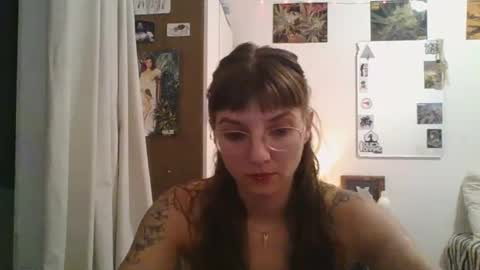 Snapshot of babydemon6 chatting on December 1, 2024, 10:21 pm babydemon6 online show from December 1, 2024, 10:21 pm