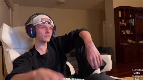 Big cock boy online show from December 19, 2024, 4:45 am
