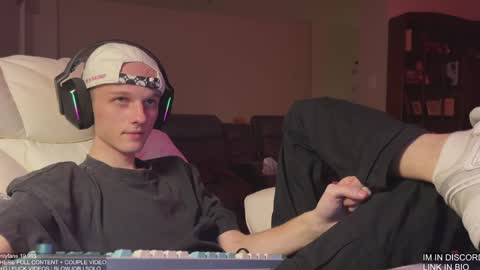 Big cock boy online show from January 8, 2025, 2:14 am