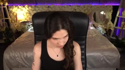 Sasha online show from April 15, 2026, 7:10 pm