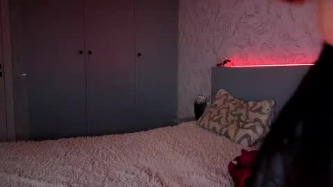 Mila online show from November 29, 2025, 3:04 pm