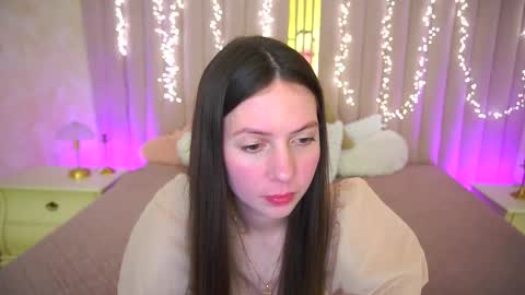 Lady Vi online show from April 15, 2026, 12:56 pm