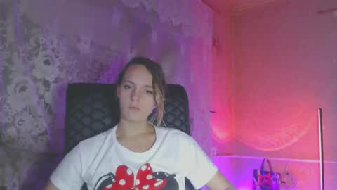 Snapshot of babymuro4ka chatting on October 14, 2025, 6:31 pm Sonya online show from October 14, 2025, 6:31 pm